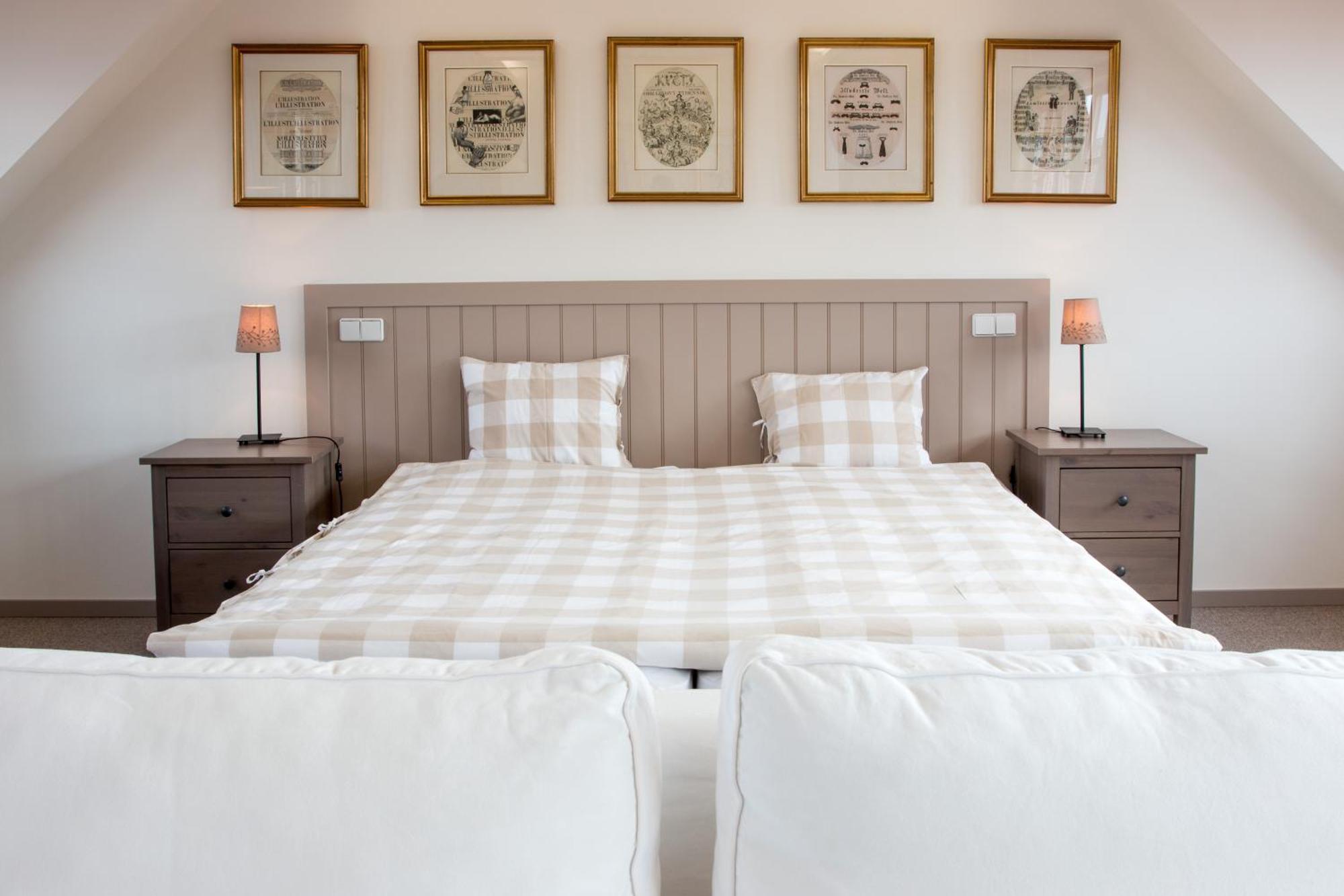 Hotel Dvur Hoffmeister Velke Cicovice Экстерьер фото
