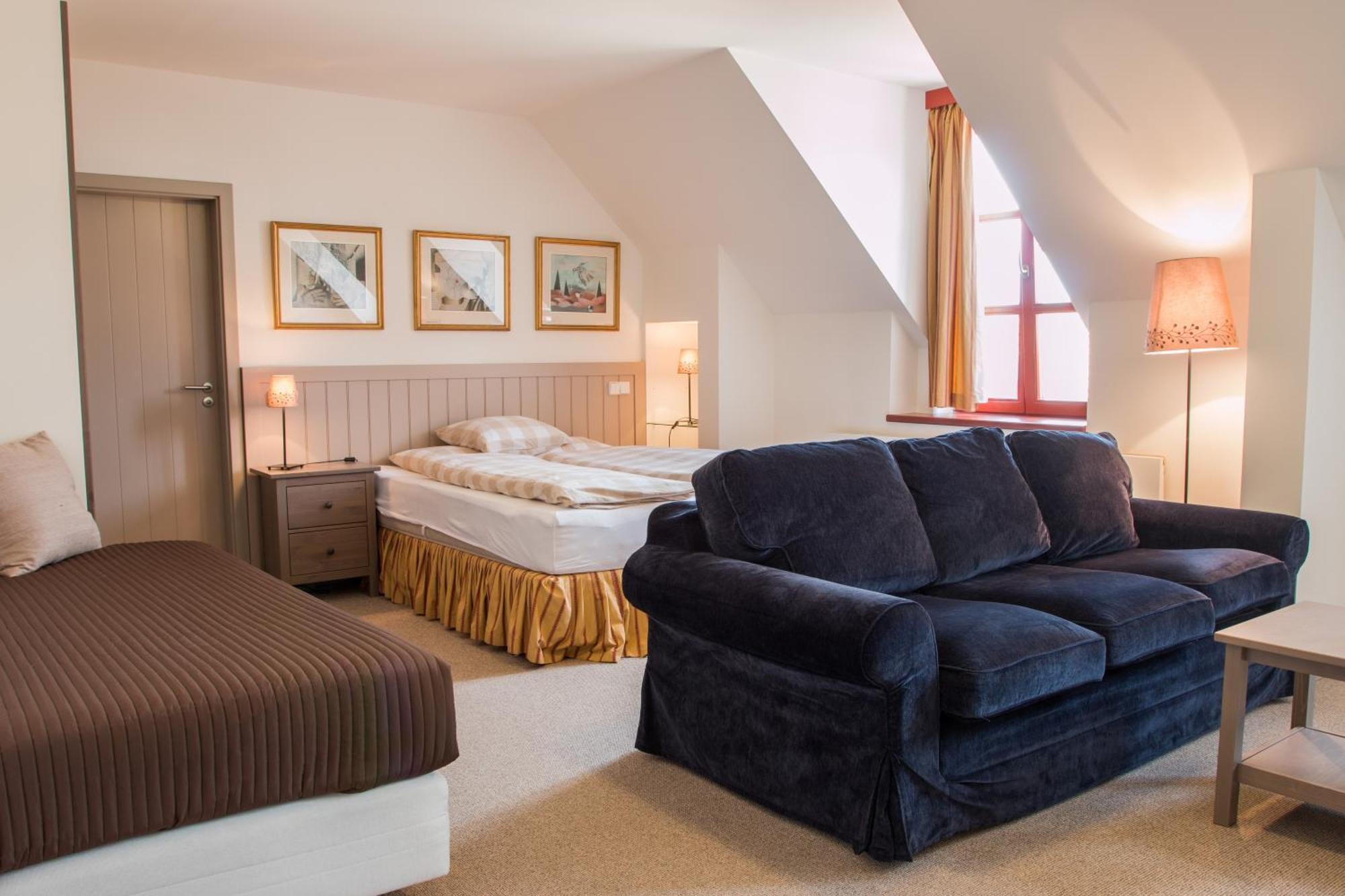 Hotel Dvur Hoffmeister Velke Cicovice Номер фото