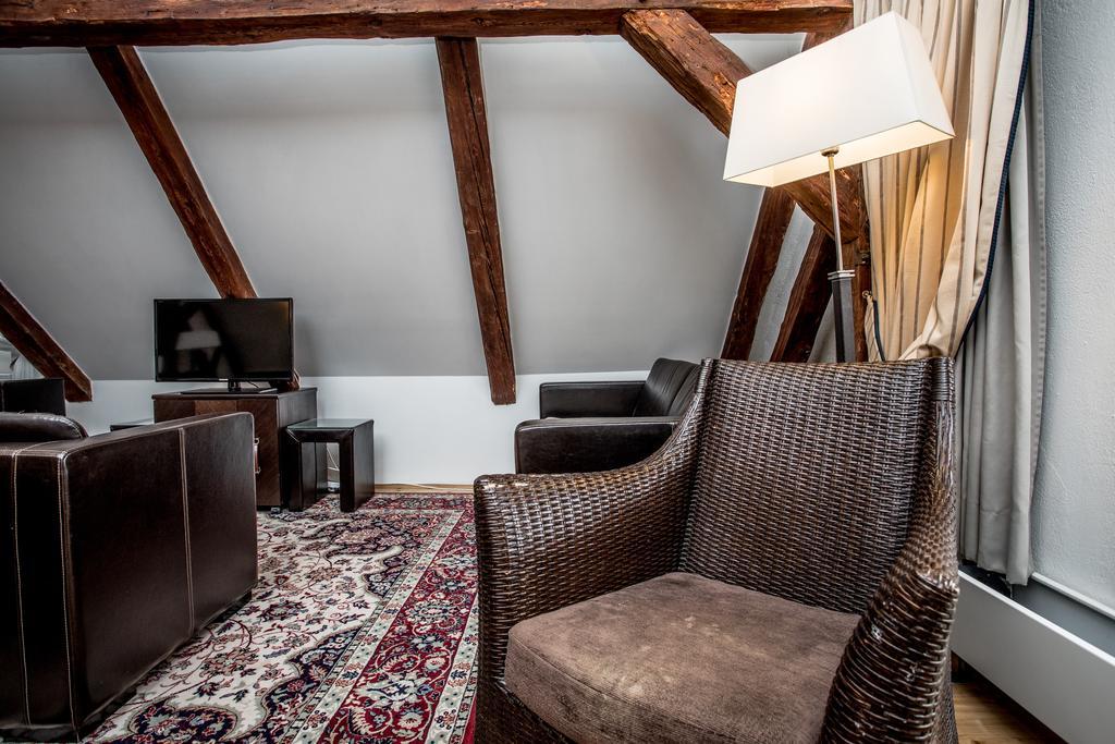Hotel Dvur Hoffmeister Velke Cicovice Экстерьер фото