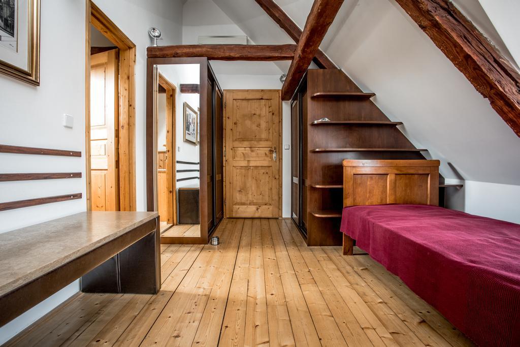 Hotel Dvur Hoffmeister Velke Cicovice Экстерьер фото