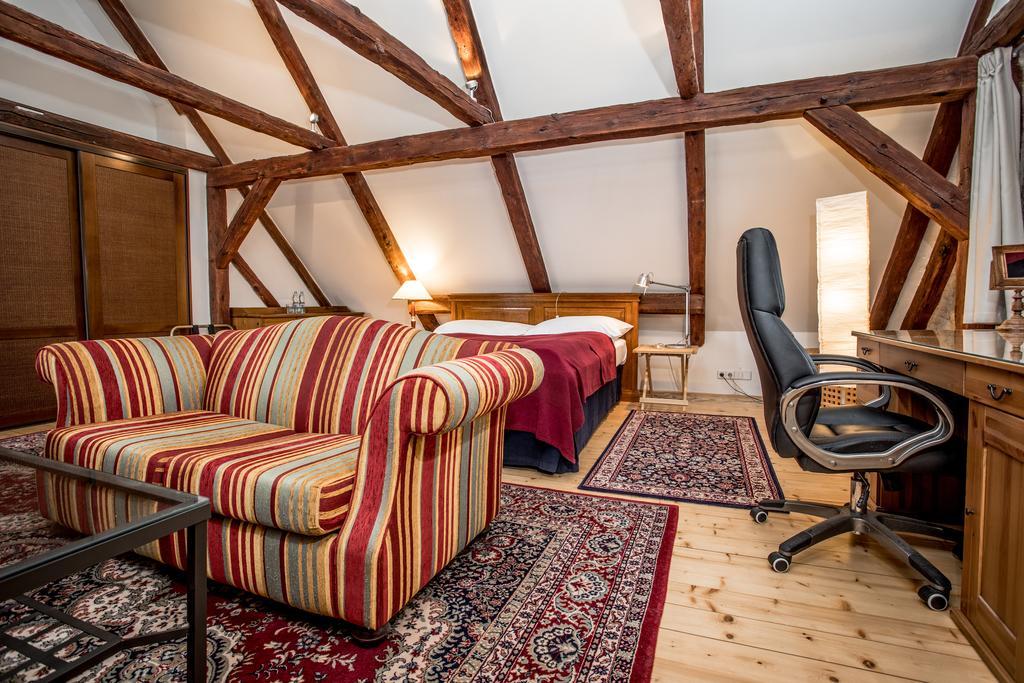 Hotel Dvur Hoffmeister Velke Cicovice Экстерьер фото
