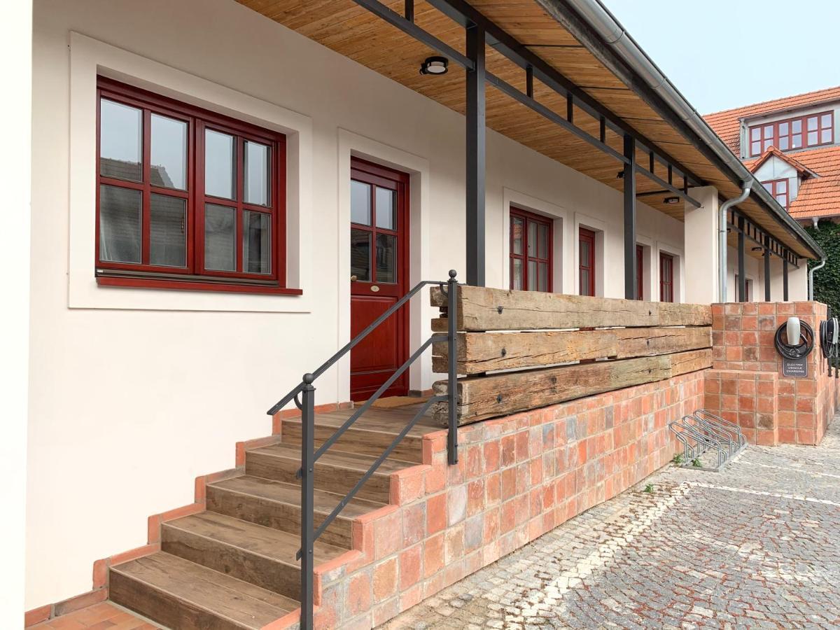 Hotel Dvur Hoffmeister Velke Cicovice Экстерьер фото